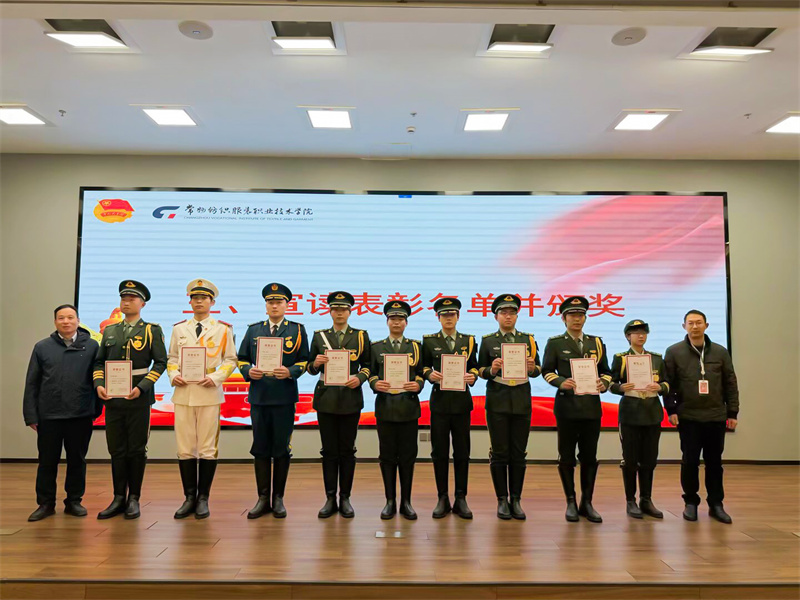 優(yōu)秀隊員合影